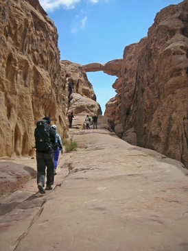 Burdah Rock Bridge Wadi Rum climbing
